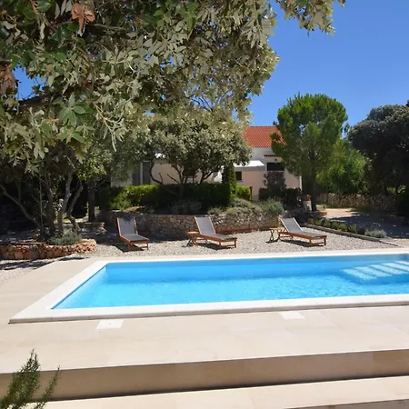 Holiday Home In Mandre Near The Sea, Cleaning Included * Mandre